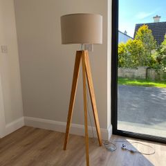 Floor lamp