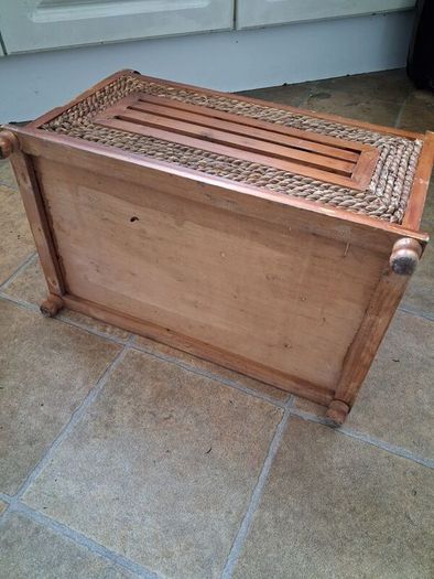 Newspaper/Magazine Rack