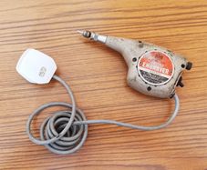 Electric engraver Burgess Model VT 62  200/220V AC mains  working fine