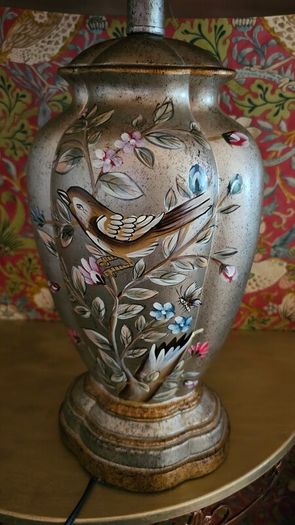 Beautiful hand painted birds vintage Oriental style table lamp