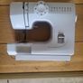 Mini sewing machine Image 2