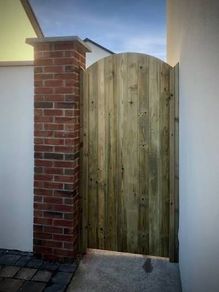 sides gates