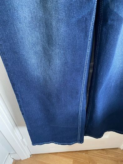 NWOT ladies indigo wide leg jeand