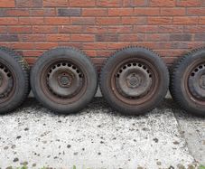 4 spare wheels and tyres