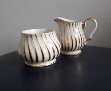 Vintage - Sadler - Jug and Sugar Bowl