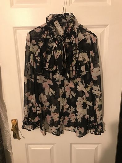 Beautiful new river island blouse rrp 38 pounds