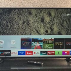 Samsung 43 4K UHD Smart TV  Like New, Perfect Working Order