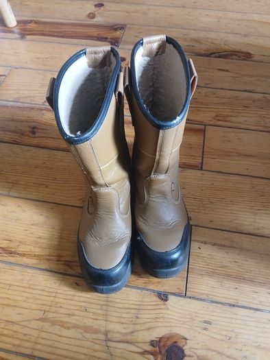 100% waterproof boot
