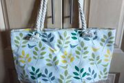 Big beach bag with rope handles. Leaves pattern. NEW