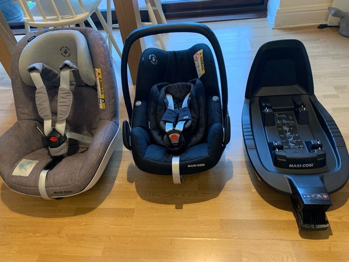 Maxi-Cosi Car Seat Bundle