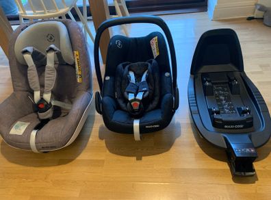 Maxi-Cosi Car Seat Bundle
