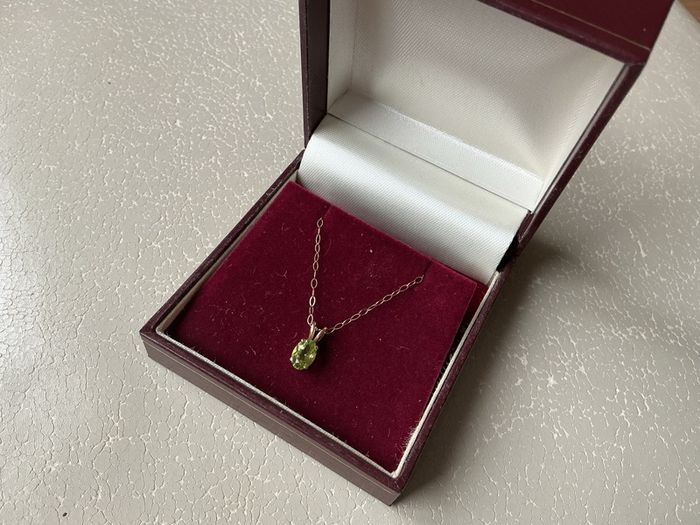 New 18ct Solid Gold Lovely Period Stone pendant  With Fine 9ct Gold 18" Chain