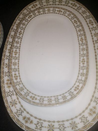 Very fine porcelain Bavarian dinner set 14pc