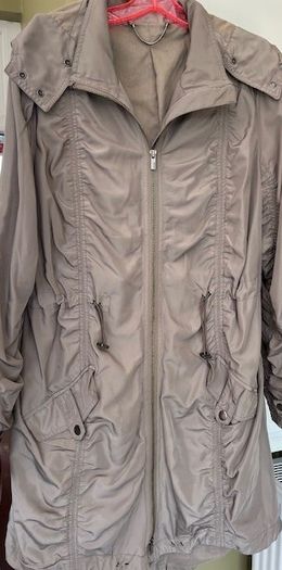 Dutch Brand Yaya Coat Jacket Ladies. Medium. Sage Green / Khaki. Satin Finish.  Detachable hood. Excellent. Proceeds To Medecins Sans Frontieres.