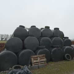 Heavy haylage bales