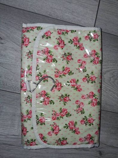 1 Euro Each To Clear!! - Variety Of Bags - Make Up, Toiletries, School, Etc
