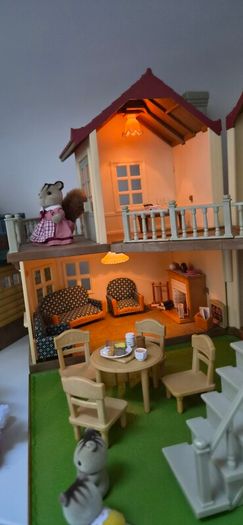 Sylvanian Bundle with Light Up House