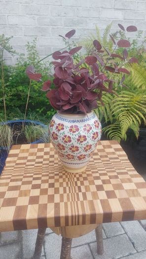 Beautiful Nicholas Mosse Urn-Shaped Vase, Discontinued Shape, in the Old Rose Pattern