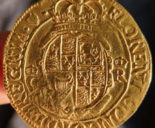 1633/4 aUnc Hammered Gold Unite. Irish Harp Mintmark.