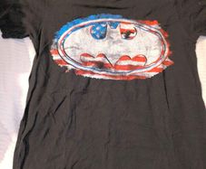 batman t shirt size small