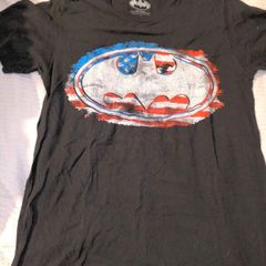 batman t shirt size small