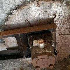Saw head and Hydraulic pump