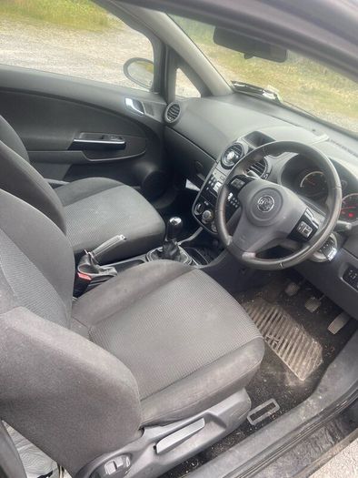 Vauxhall corsa 1.3 diesel (180 tax)