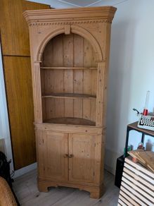 corner cabinet