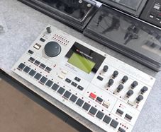 Elektron Machinedrum SPS-1UW+ MKII with Black Faceplate