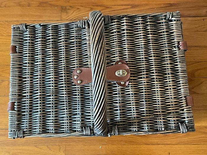 Wicker Picnic Basket for 4