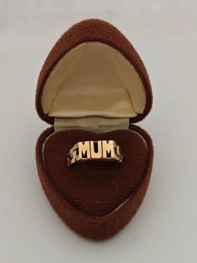 Vintage 9ct Gold MUM Ring - FULLY Hallmarked - Size P