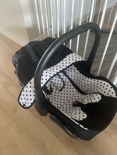 Baby carry cot