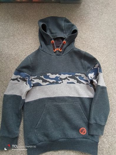 boy's hoodie. Age7/8