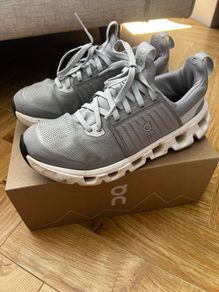 On Running Cloudswift trainers ONcloud