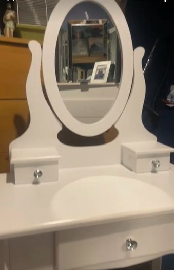 dressing table
