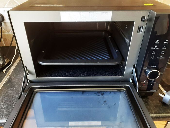 4-in-1 Convection Microwave Oven NN-DS596B