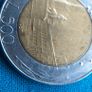 Vintage 1987 Italy 500 lire coin. Quirinale. Production Error. Image 5