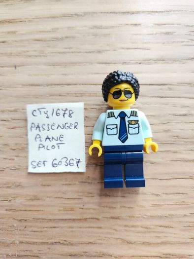 lego cty1678 passenger plane pilot, set 60367