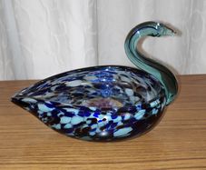 Vintage Murano style glass iridescent swan bowl/ tray