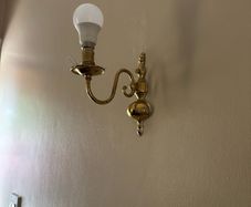 Wall sconce