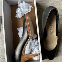 Court shoes - black