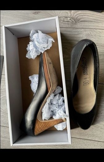 Court shoes - black