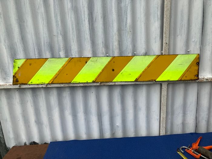 Metal trailer reflector