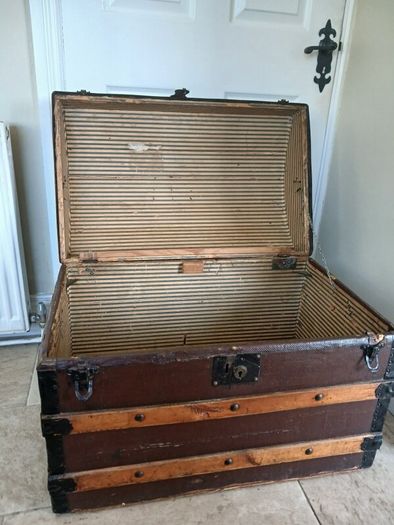 antique victorian barrel top steamer trunk