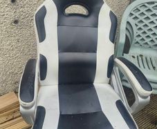 Gaming chair 4 years old