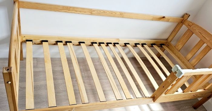 Solid pine kids bed