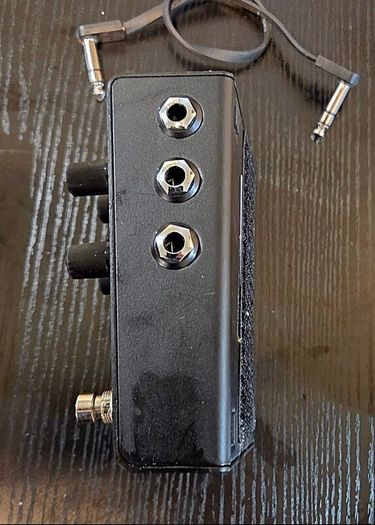 Digitech trio with fs3 footswitch.