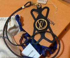 Authentic Louis Vuitton Louise Noir Phone Holder with Monogram Strap