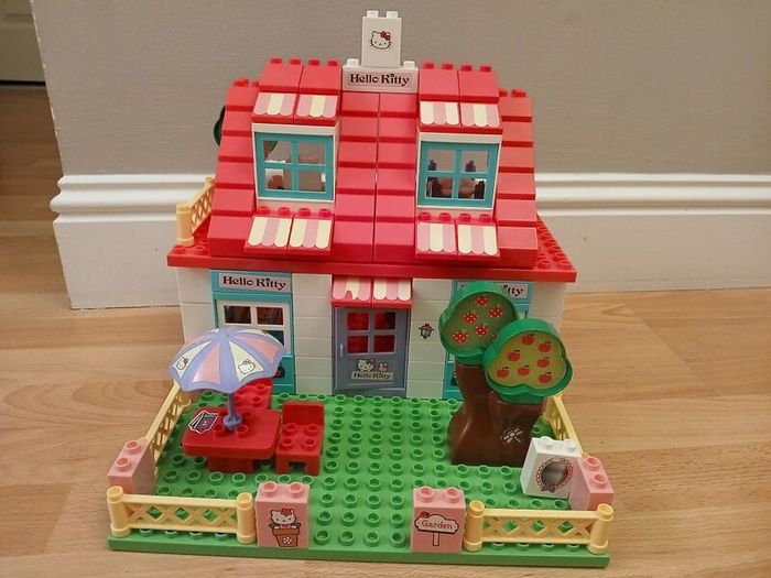 DUPLO Pink Hello Kitty House
