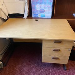 Office desk - FREE
